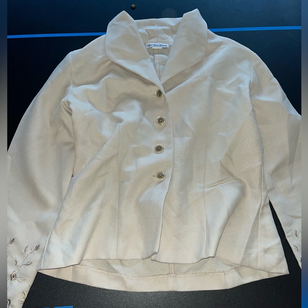 Style Setter Fashions Size 12 button down blazer with floral embroidered sleeve